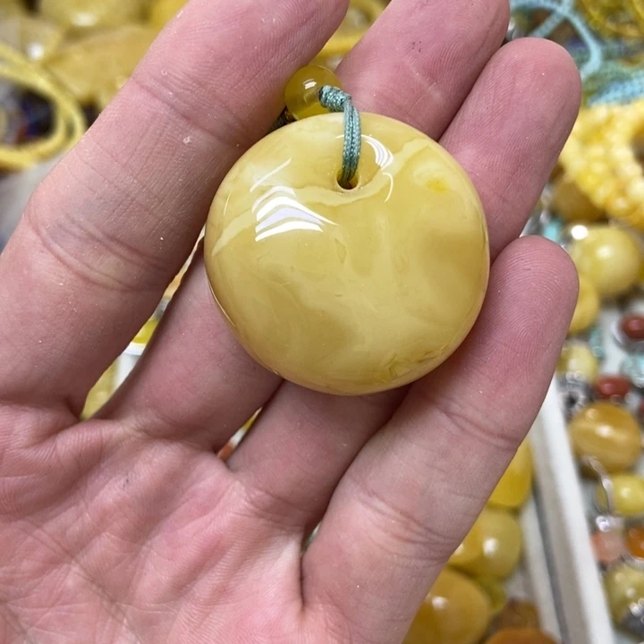 蜜蜡未镶嵌裸石吊坠