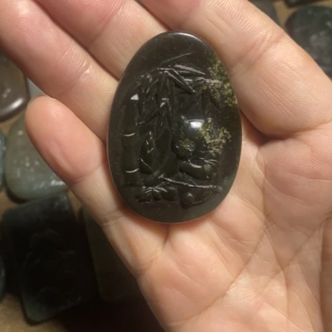 和田玉未镶嵌挂件