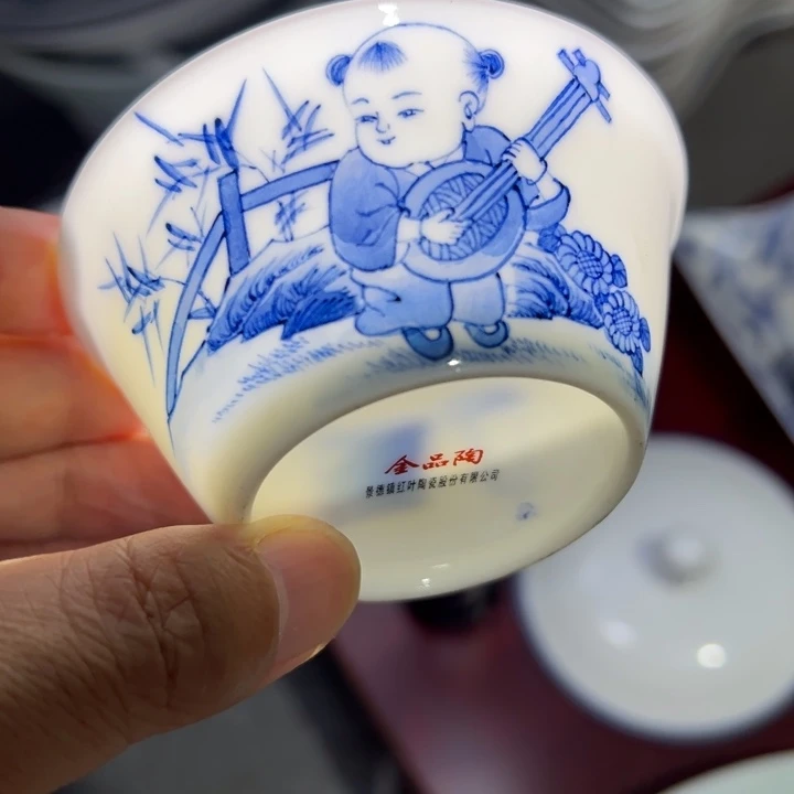手绘正价马蹄杯陶瓷