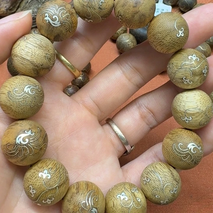 大叶紫檀（黑酸枝木类）