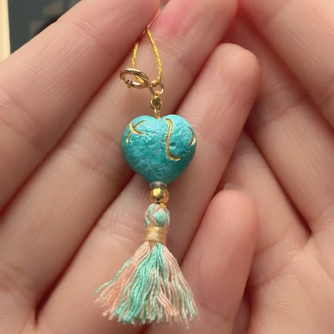 绿松石未镶嵌颈饰