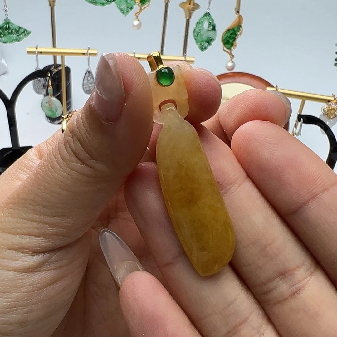 雯***雯翡翠18K金镶嵌颈饰天然缅甸A货翡翠