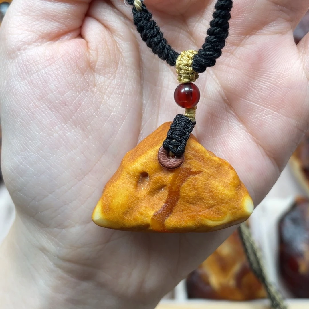 琥珀珠宝奇石未镶嵌