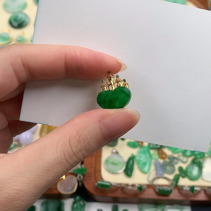 翡翠18K金镶嵌颈饰87642356787632467