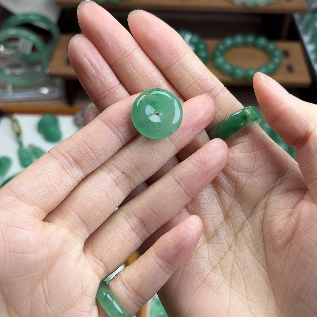 石英质玉（非洲翠）未镶嵌吊坠(不含链)平安扣