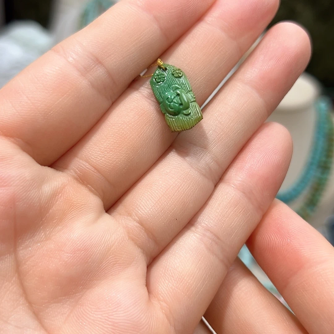 未镶嵌绿松石颈饰