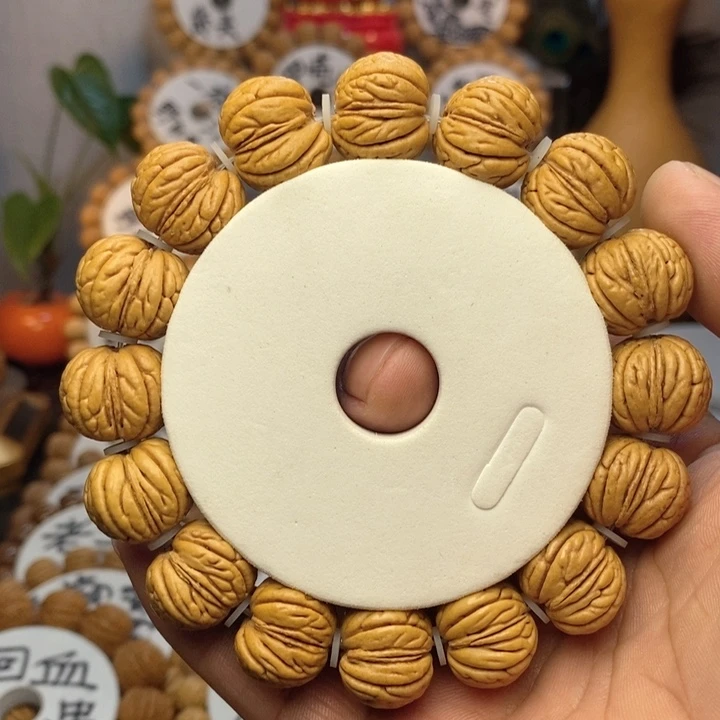 【闪购商品】L*樂桃核芭蕉扇手串手链