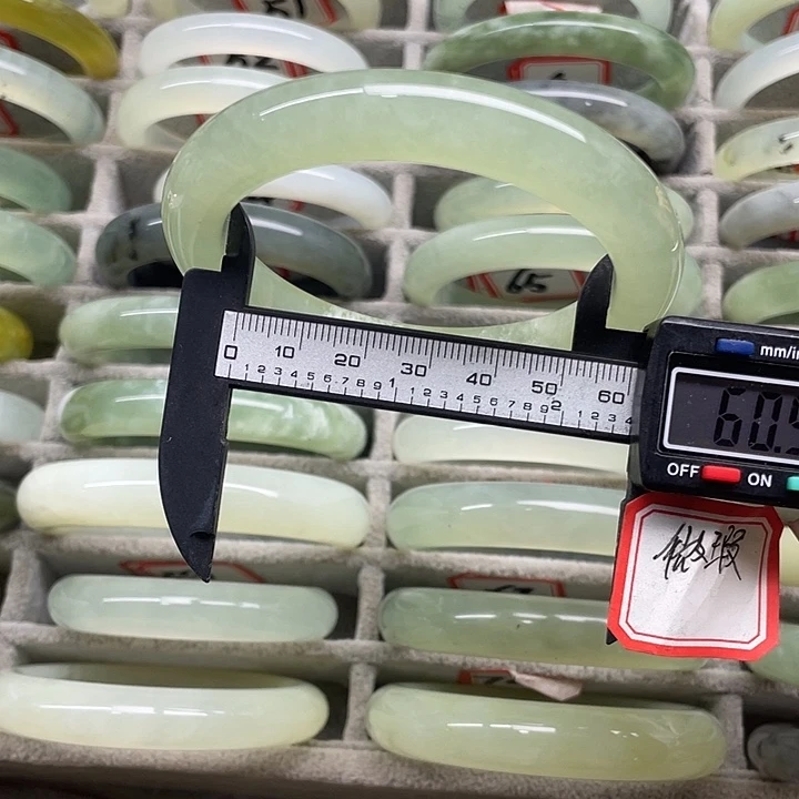 未镶嵌蛇纹石玉手镯66