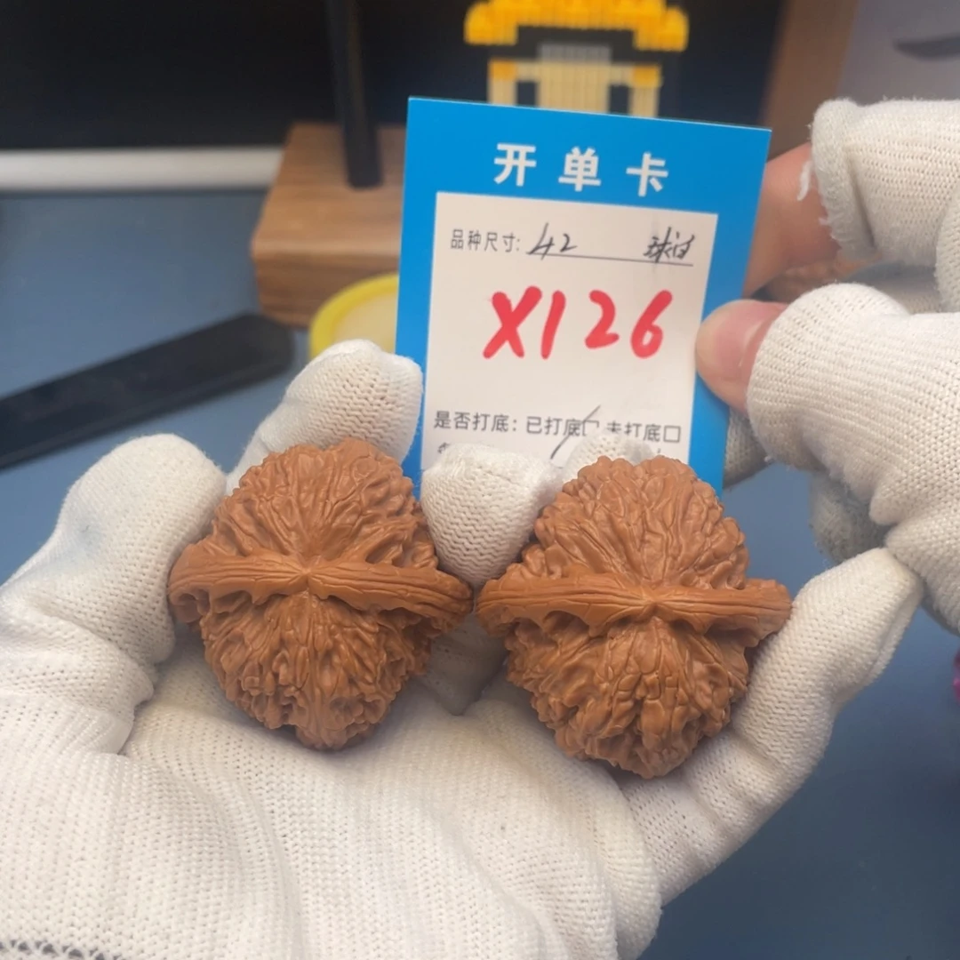 核桃文玩核桃白狮子