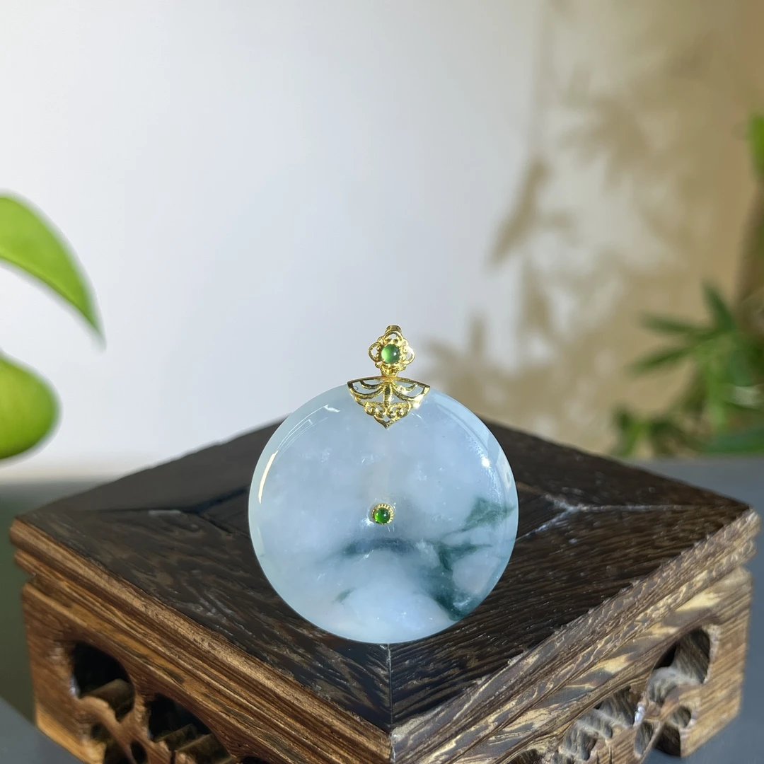 JTA24-139   天然缅甸A货翡翠 18K镶嵌平安扣