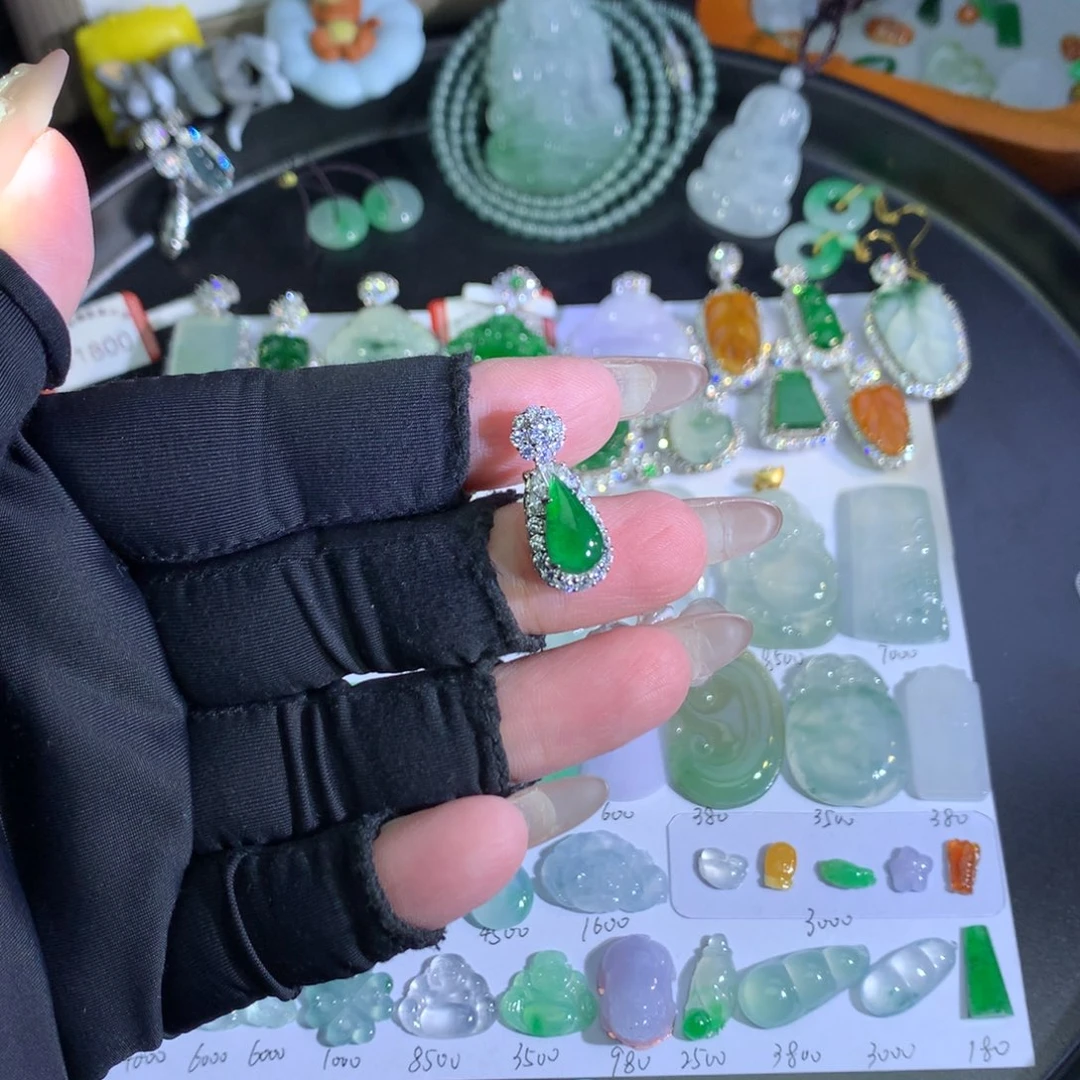 翡翠未镶嵌吊坠(不含链)绿水滴