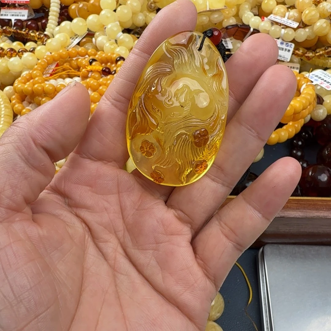 琥珀未镶嵌珠宝奇石
