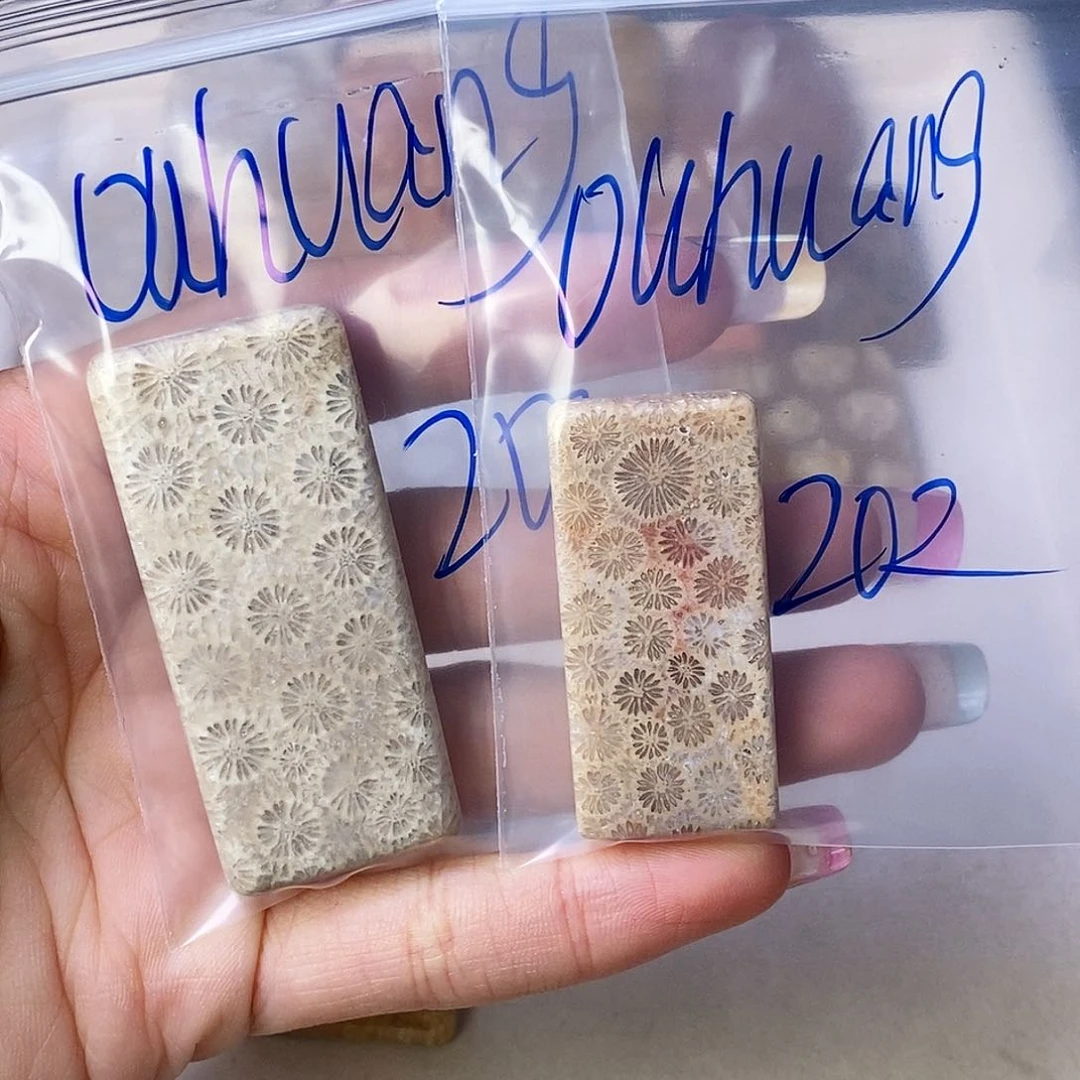 硅化玉颈饰合金O****g吊坠