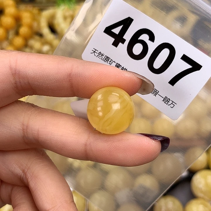 蜜蜡未镶嵌珠宝奇石17