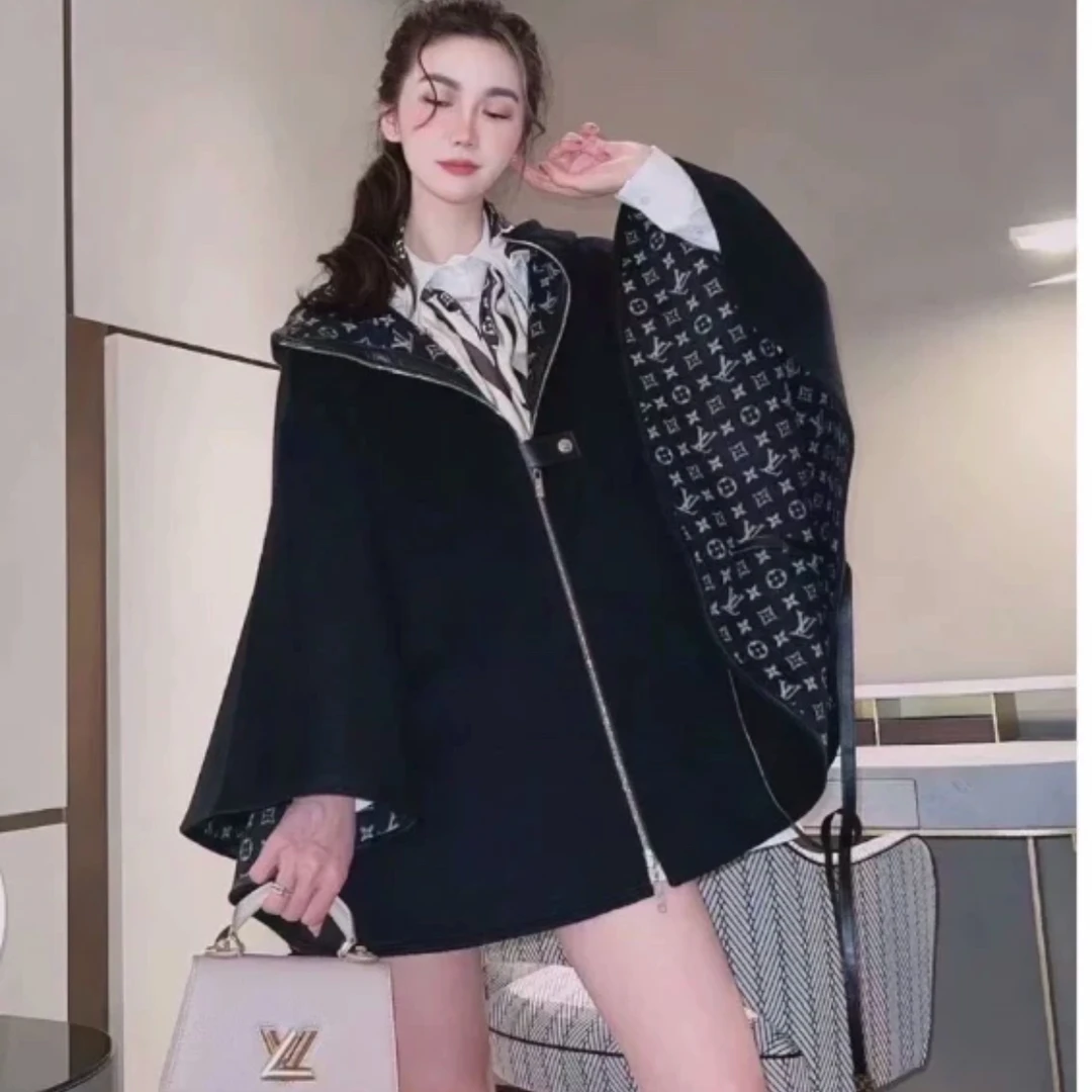 95新 LouisVuitton/路易威登 路易威登内里满印斗篷外套/ljz89