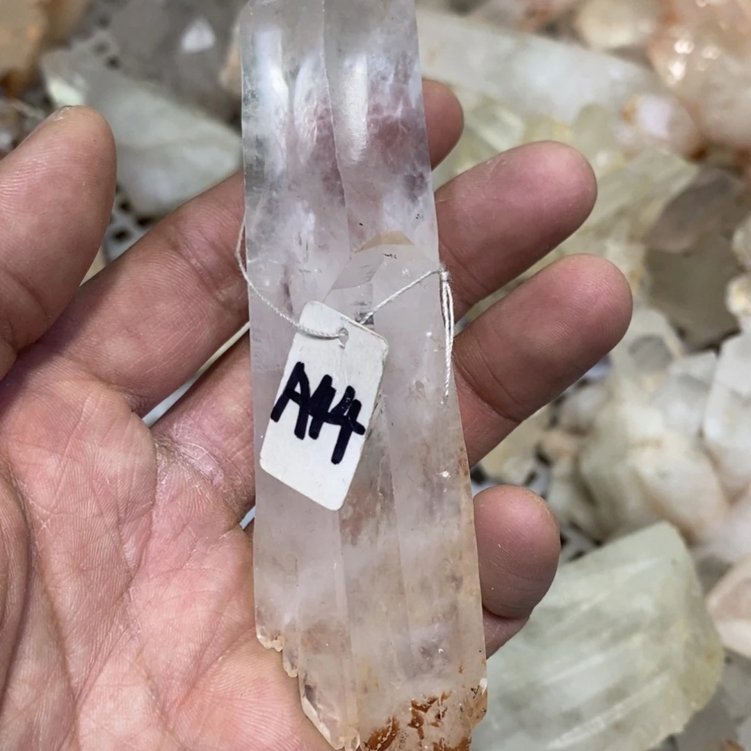 水晶水晶原石摆件未镶嵌数****?