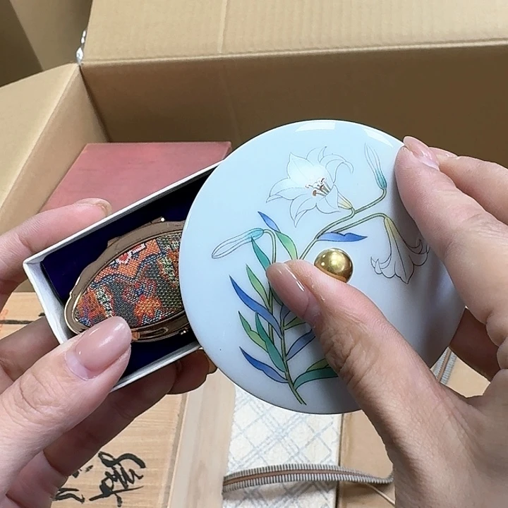 (****i       瓷器。   瓷器。