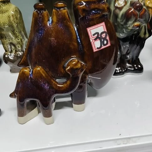 瓷片瓷片，各种摆件，盘，碗，沙锅，均有瑕疵。