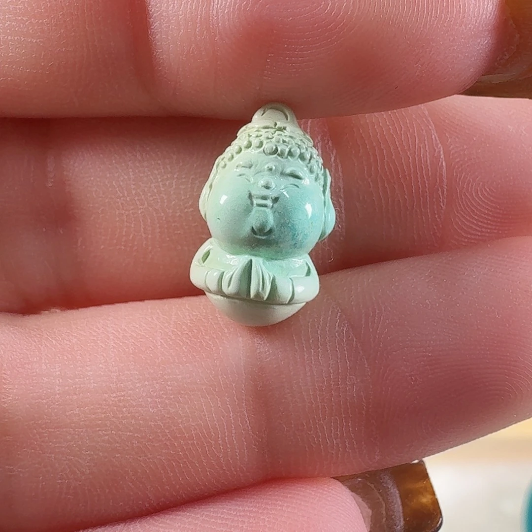 绿松石未镶嵌颈饰