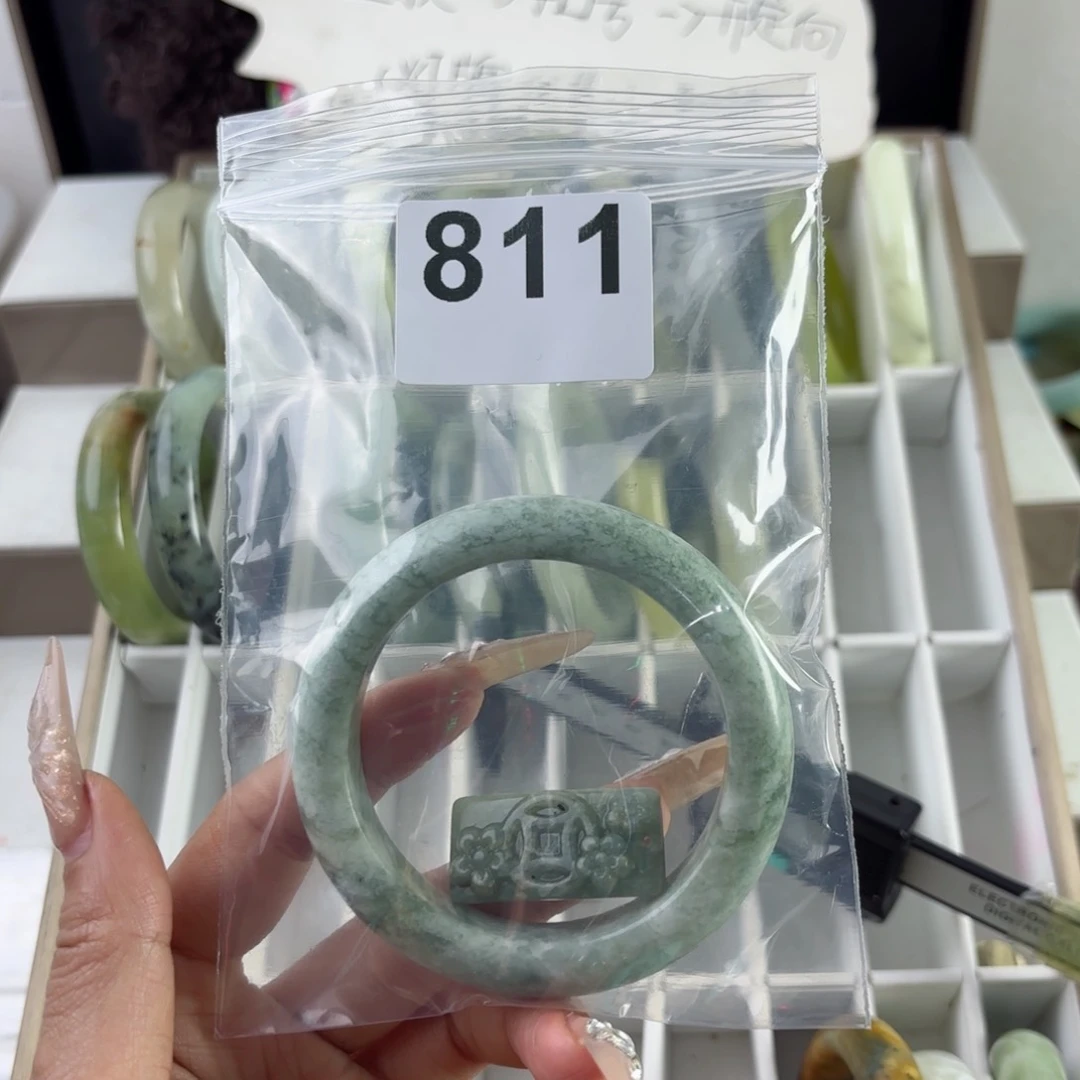 蛇纹石玉未镶嵌手镯椒***?