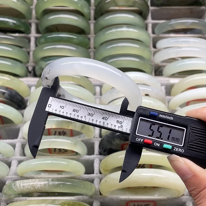 未镶嵌蛇纹石玉手镯124