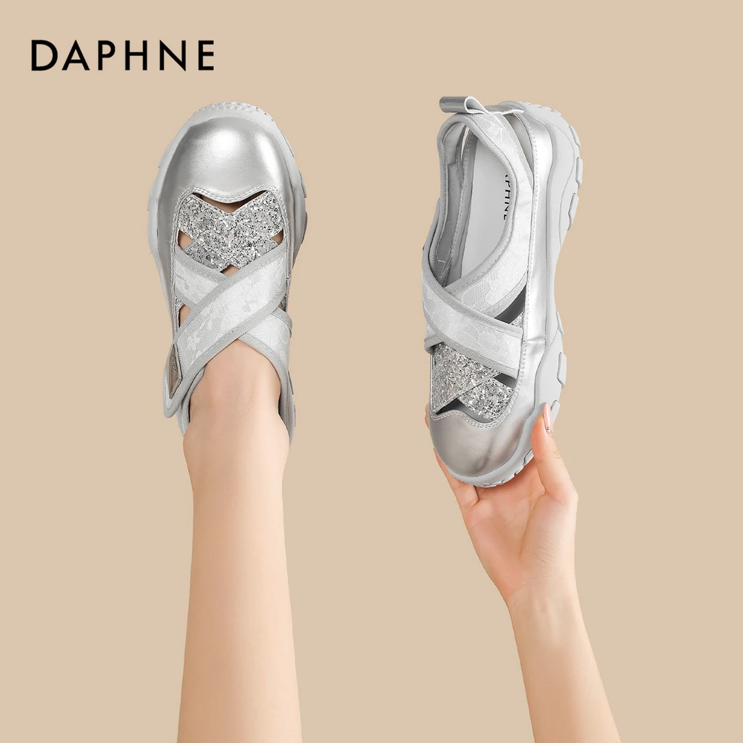 达芙妮品牌正品女鞋休闲鞋2025秋季外穿包头运动凉鞋镂空透气单鞋