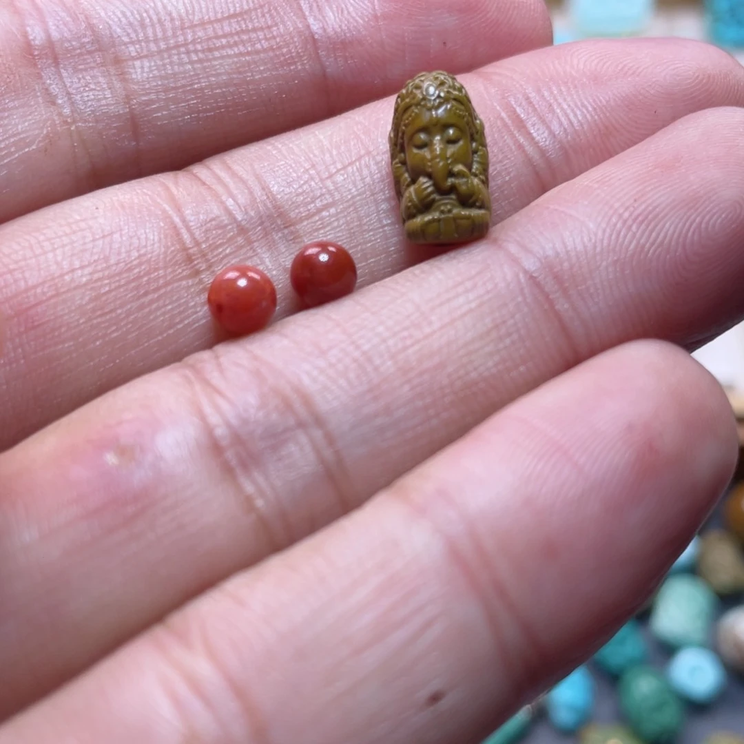 南红玛瑙配饰未镶嵌