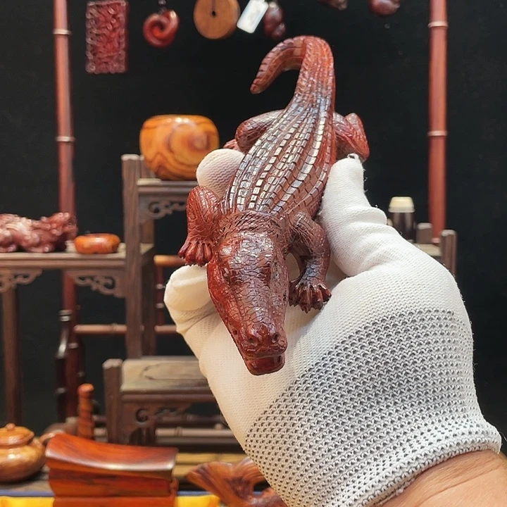 檀香紫檀（小叶紫檀）鳄鱼摆件