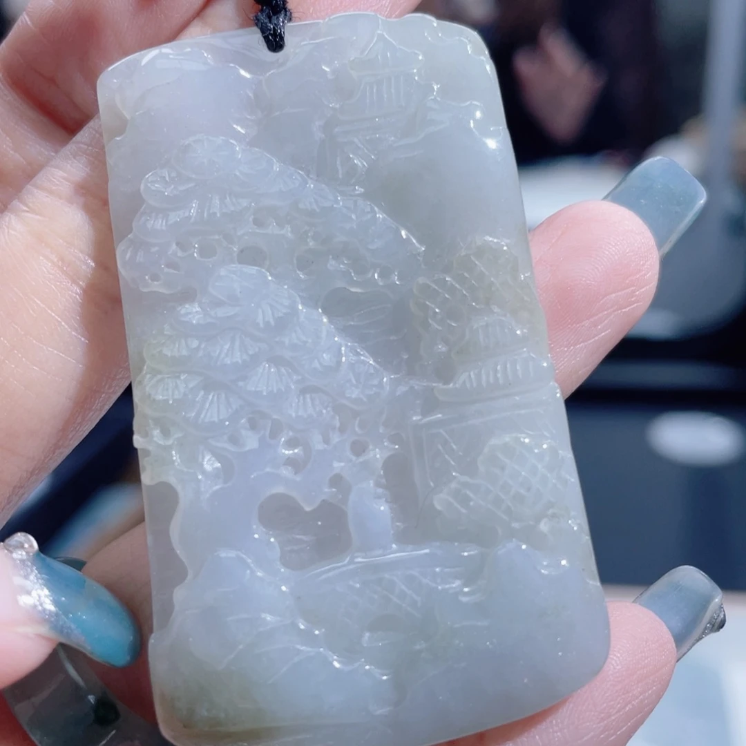 翡翠未镶嵌颈饰山水