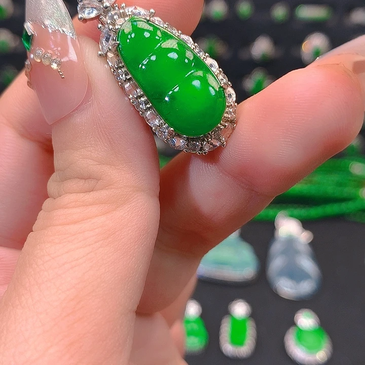 翡翠未镶嵌吊坠(不含链)