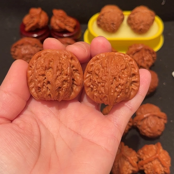 文玩核桃把件血麒麟