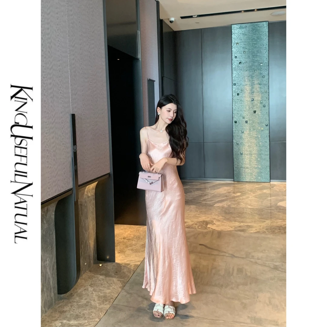 KUN【女神裙】柔美光影 醋酸抓皱光泽凸显曲线美微鱼尾吊带连衣裙