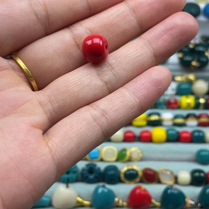 玻璃颈饰雪巴琉璃