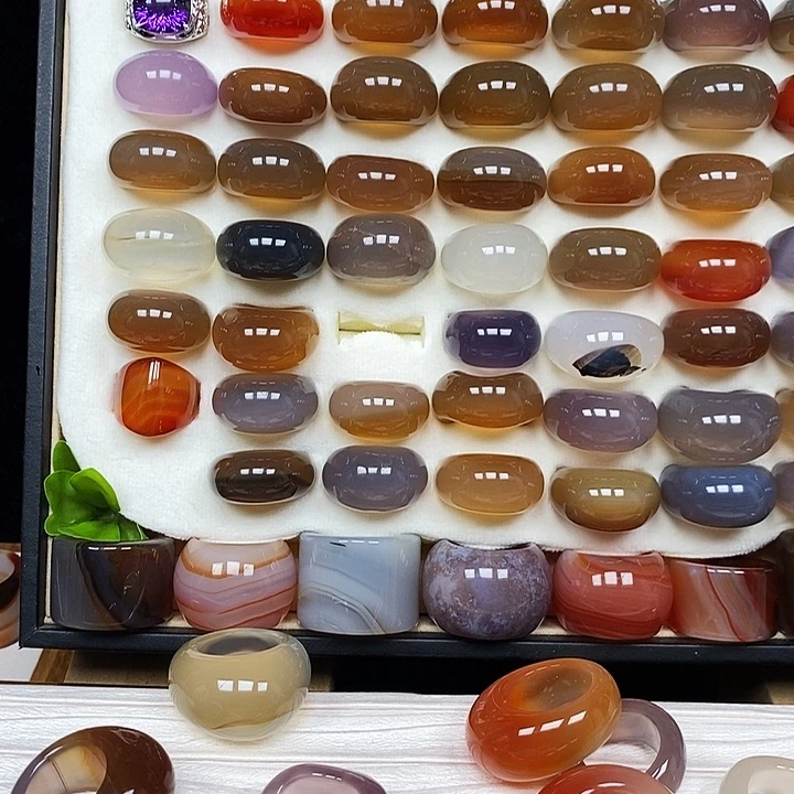 月***半玛瑙/玉髓未镶嵌戒指