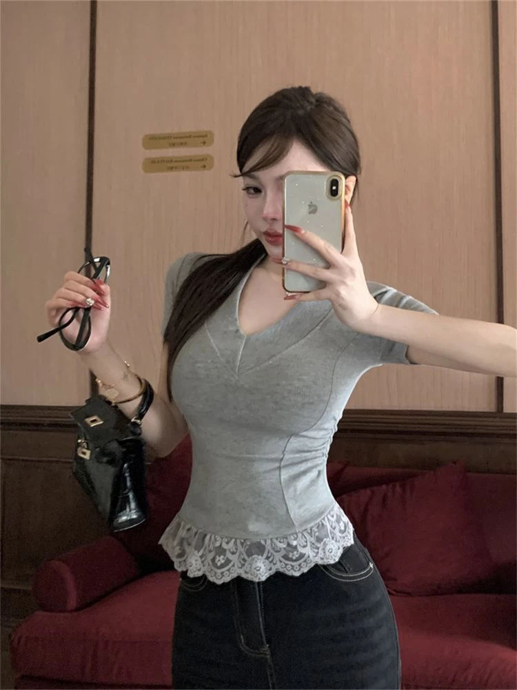 【直播高质量】洋气衣服女新款V领短袖T恤修身百搭显瘦辣妹短款上衣