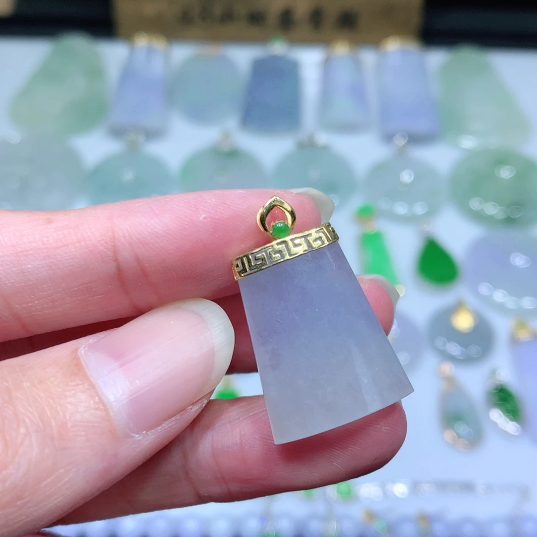 翡翠吊坠(不含链)18K金镶嵌