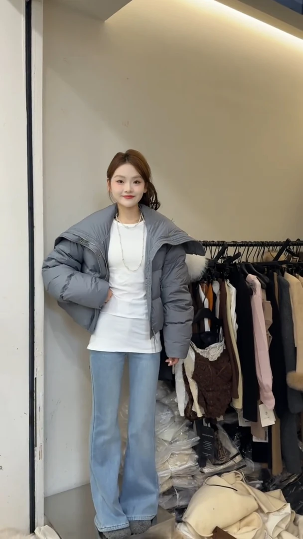 设计感时尚百搭洋气棉服女2025年新品爆款高级感加厚保暖面包服冬