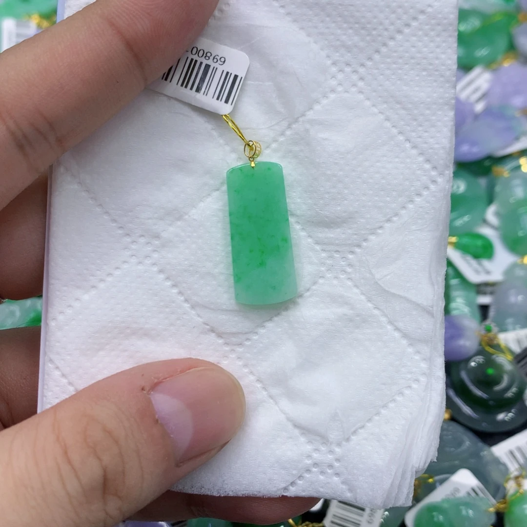 翡翠18K金镶嵌颈饰翡翠