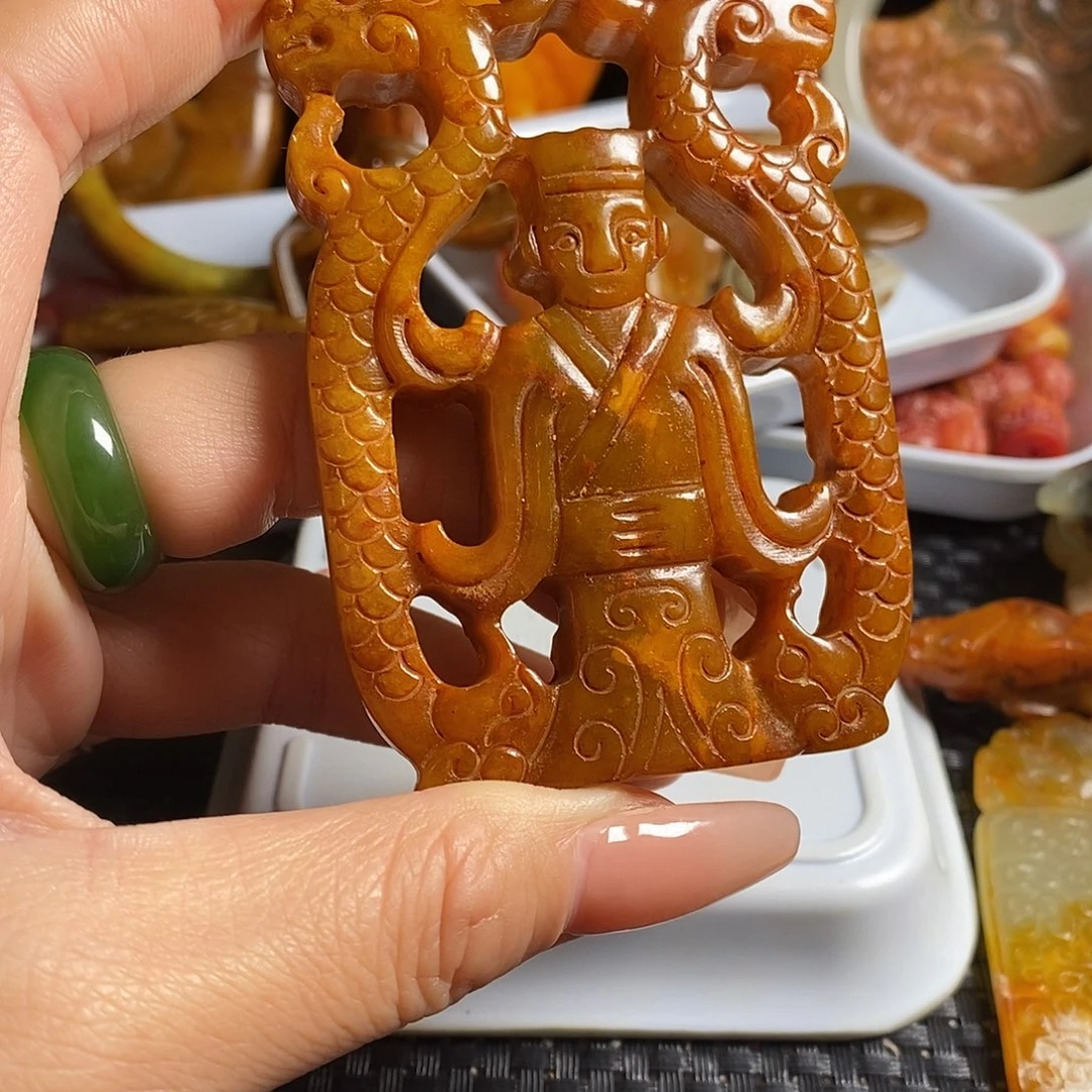 岫岩老玉（透闪石质玉）未镶嵌珠宝奇石