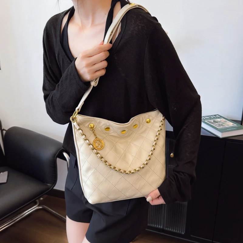 2025年春夏新款时尚百搭手提包女简约休闲单肩斜挎包潮流百搭女包