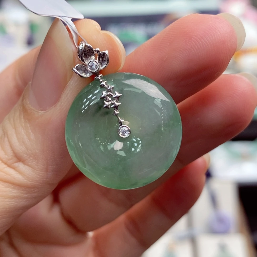 翡翠颈饰18K金镶嵌平安扣