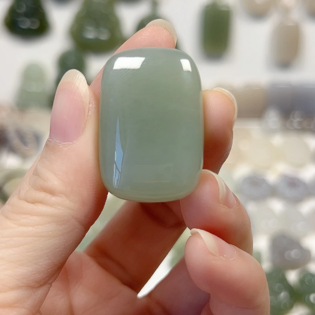 颈饰未镶嵌和田玉青*