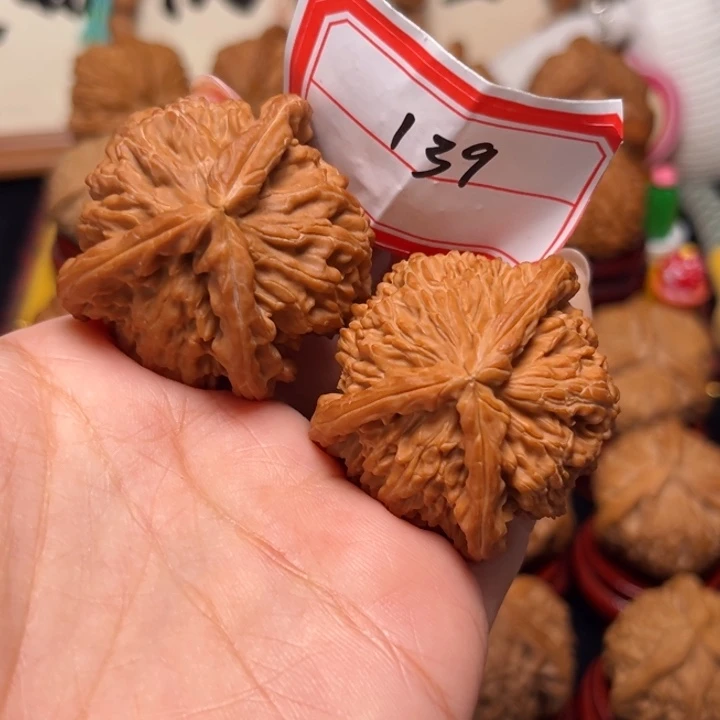 吊坠文玩核桃40全品白狮子三棱139