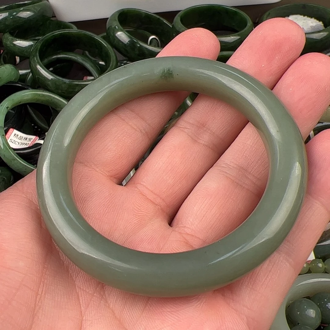 1***蛋和田玉未镶嵌手镯