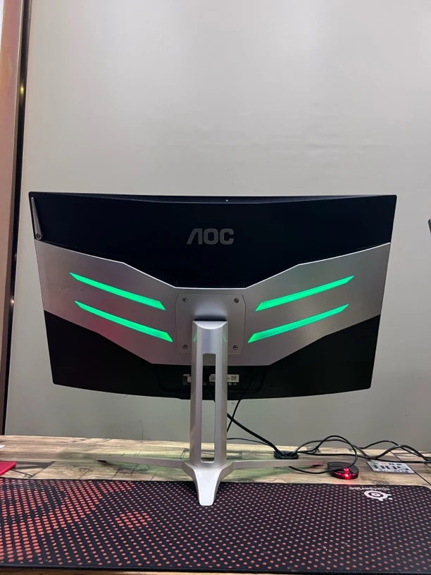 8新 AOC 爱功二代AG322FCX1曲面无边框台式高清电竞屏