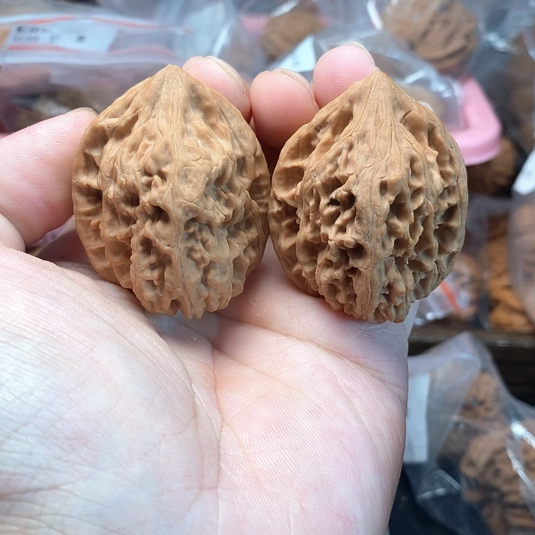1文玩核桃赤峡峪鸡心38-362