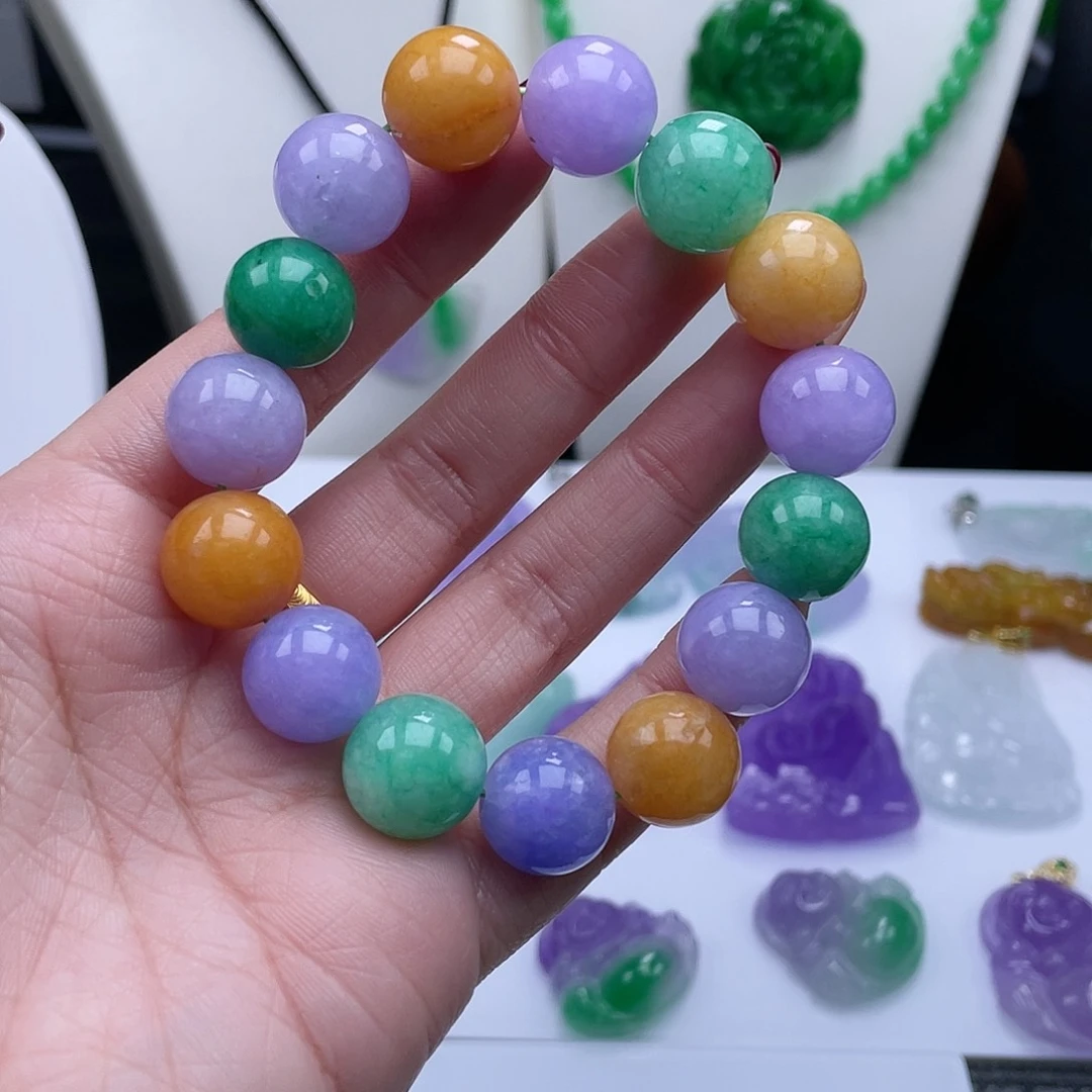 翡翠吊坠(赠链)未镶嵌