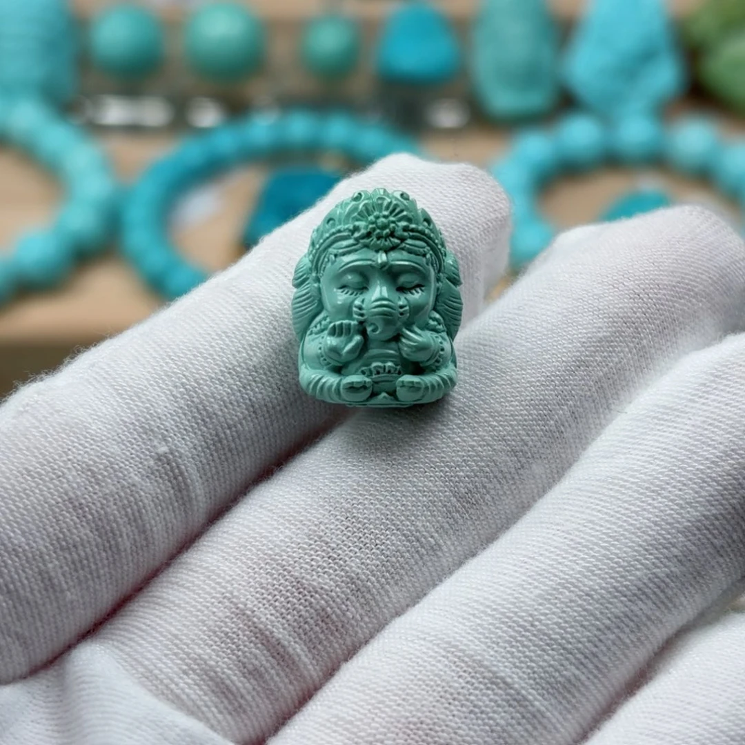 绿松石未镶嵌珠宝奇石