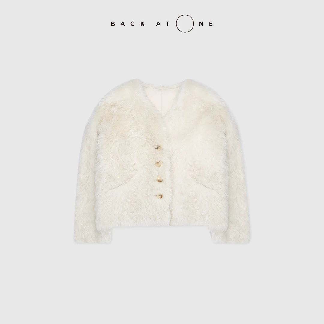 BACKATONE“蜜雪轻扬”托斯卡纳V领皮毛一体白色外套 BFF-1GC315E-K