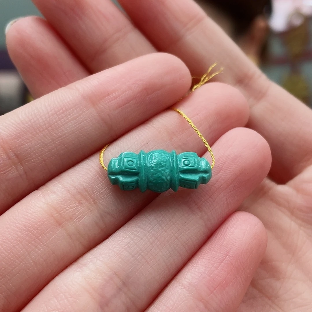 绿松石颈饰未镶嵌